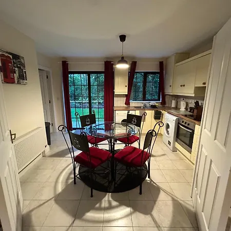 Feriehus Lough Rinn - Mac Raghnaill Court *