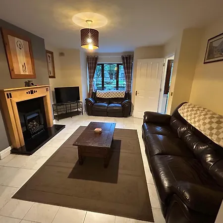 Lough Rinn - Mac Raghnaill Court 펜션 Rivers Town