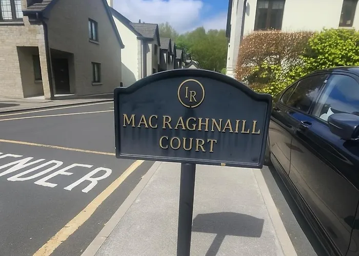 Feriehus Lough Rinn - Mac Raghnaill Court *