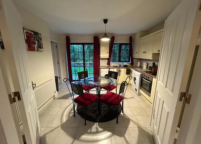 Feriehus Lough Rinn - Mac Raghnaill Court *