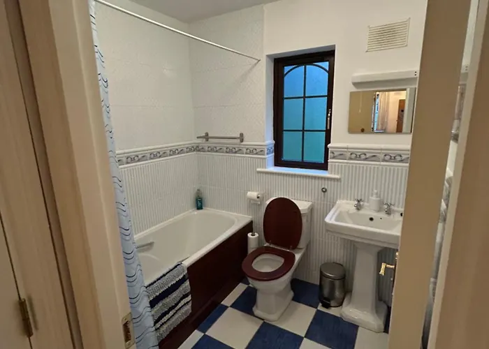 Lough Rinn - Mac Raghnaill Court Rivers Town