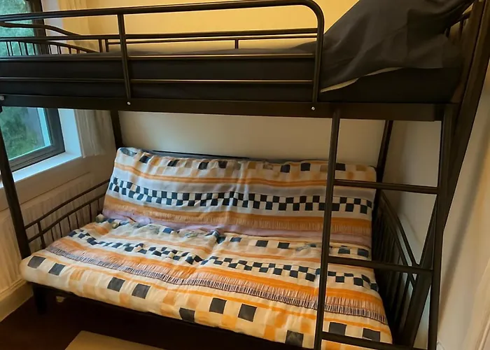 Lough Rinn - Mac Raghnaill Court * Rivers Town