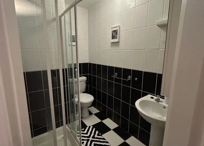 Lough Rinn - Mac Raghnaill Court *